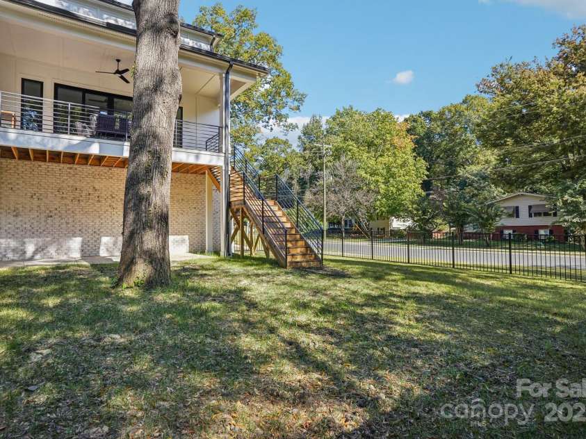 5610 Farmbrook Drive, Charlotte, NC 28210.  MLS# CAR4222657, YatesRealty ID 33876. 
