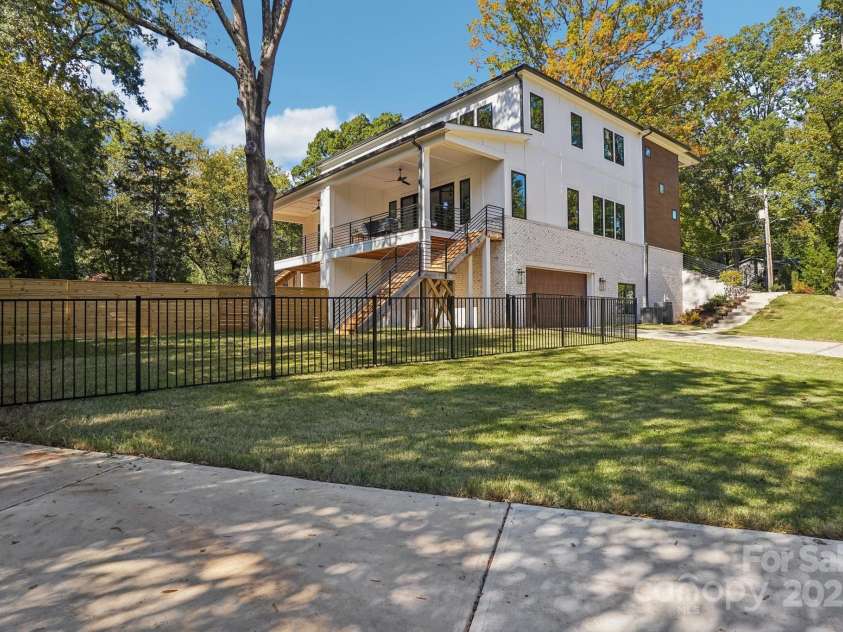 5610 Farmbrook Drive, Charlotte, NC 28210.  MLS# CAR4222657, YatesRealty ID 33876. 