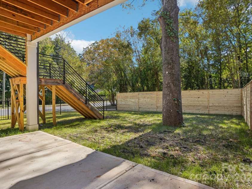 5610 Farmbrook Drive, Charlotte, NC 28210.  MLS# CAR4222657, YatesRealty ID 33876. 
