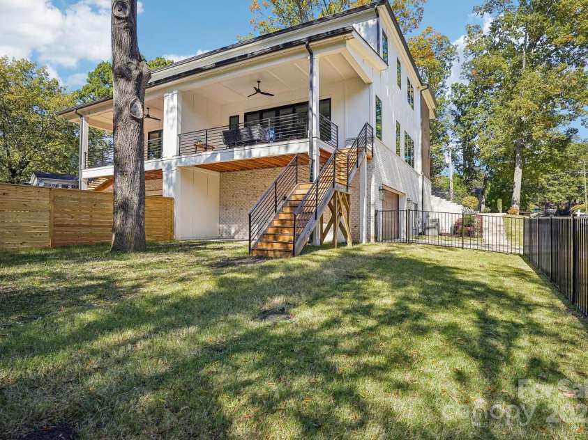 5610 Farmbrook Drive, Charlotte, NC 28210.  MLS# CAR4222657, YatesRealty ID 33876. 