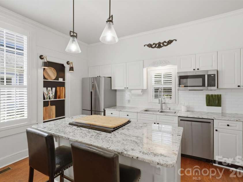 500 Main Avenue, Newton, NC 28658.  MLS# CAR4382838, YatesRealty ID 33877. 
