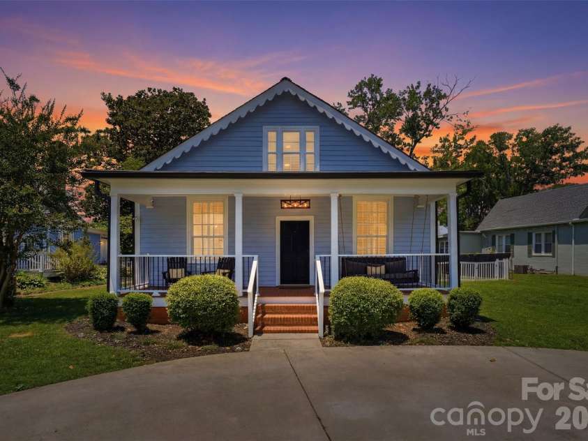 500 Main Avenue, Newton, NC 28658.  MLS# CAR4382838, YatesRealty ID 33877. 