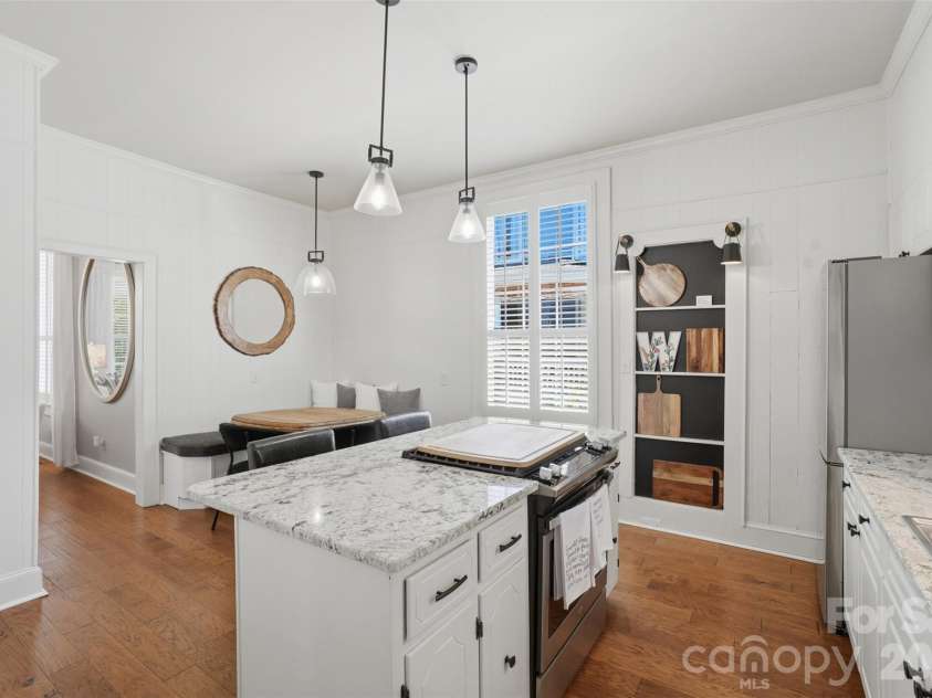 500 Main Avenue, Newton, NC 28658.  MLS# CAR4382838, YatesRealty ID 33877. 