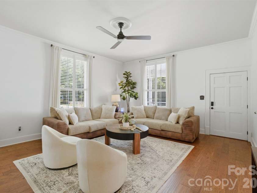 500 Main Avenue, Newton, NC 28658.  MLS# CAR4382838, YatesRealty ID 33877. 