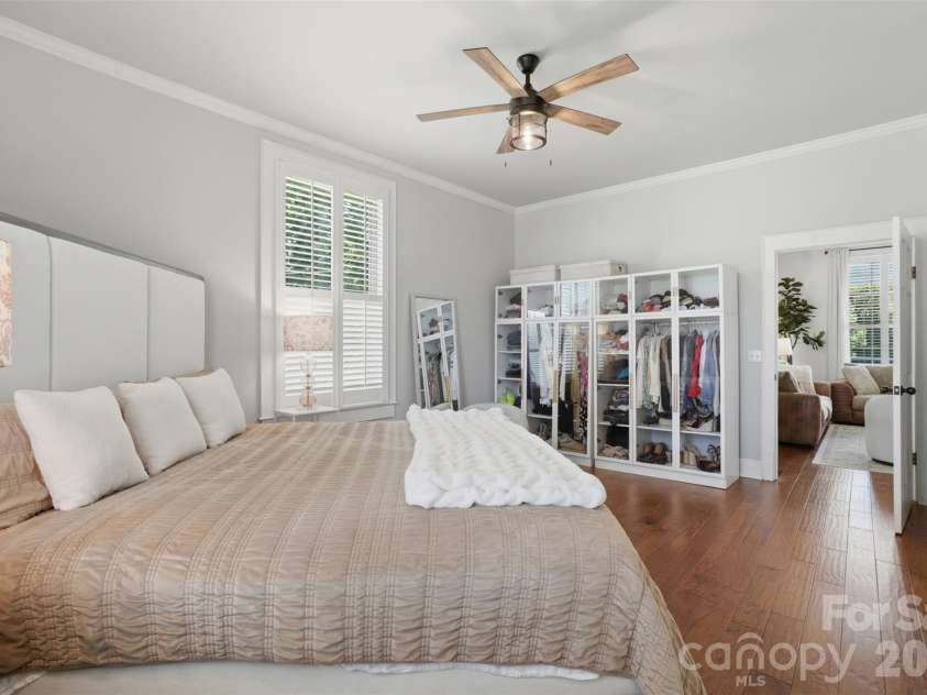 500 Main Avenue, Newton, NC 28658.  MLS# CAR4382838, YatesRealty ID 33877. 