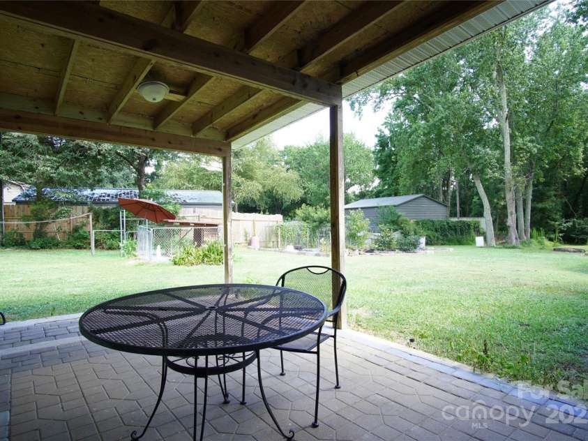 3974 Pleasant Plains Road, Matthews, NC 28104.  MLS# CAR4281444, YatesRealty ID 33878. Covered Porch