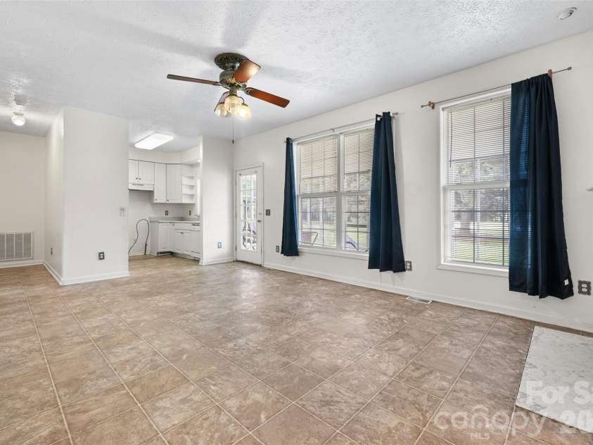 519 Birdie Haven Drive, Chester, SC 29706.  MLS# CAR4387286, YatesRealty ID 33878. 