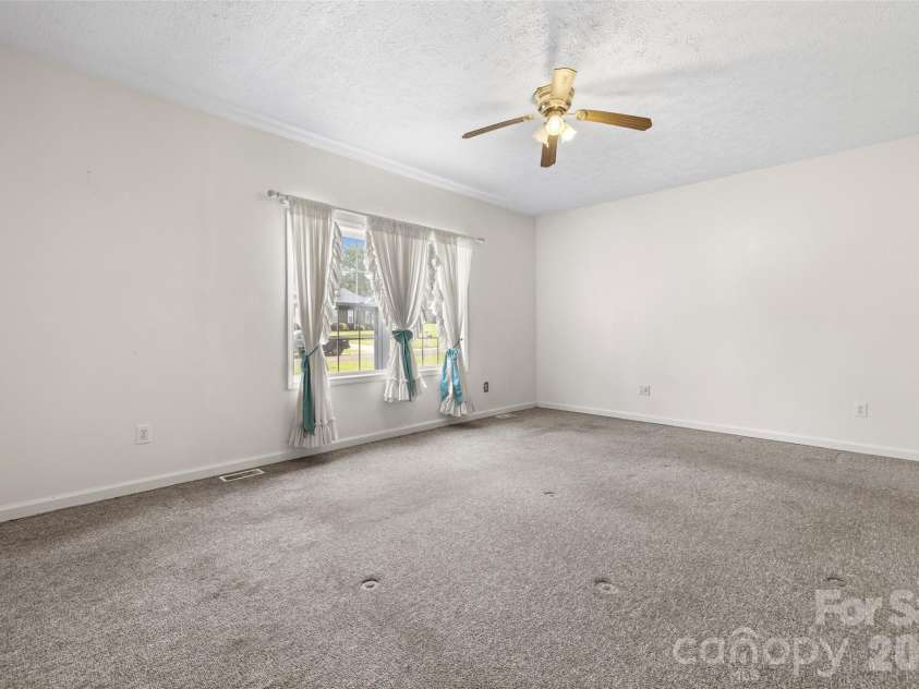 519 Birdie Haven Drive, Chester, SC 29706.  MLS# CAR4387286, YatesRealty ID 33878. 
