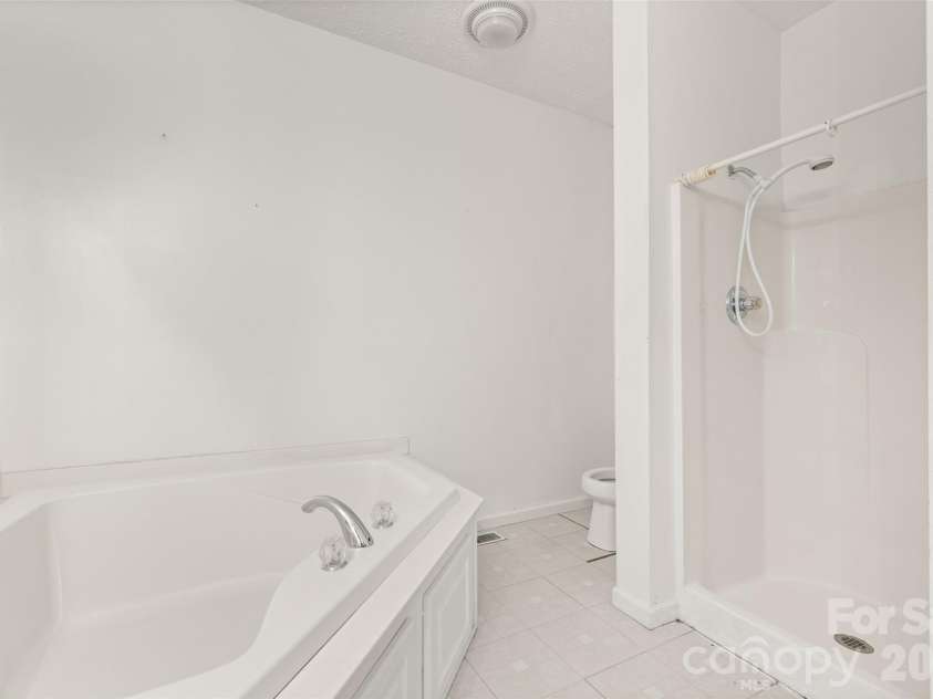 519 Birdie Haven Drive, Chester, SC 29706.  MLS# CAR4387286, YatesRealty ID 33878. 
