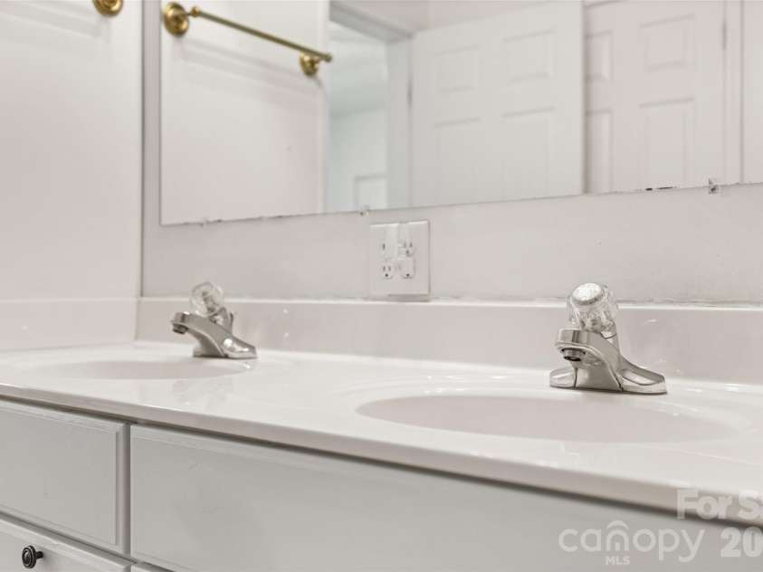 519 Birdie Haven Drive, Chester, SC 29706.  MLS# CAR4387286, YatesRealty ID 33878. 