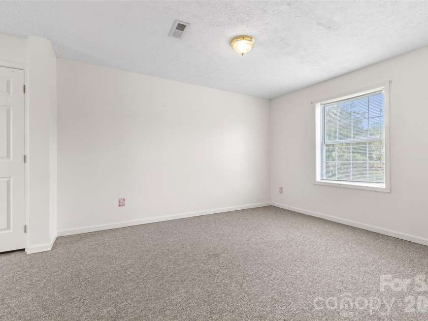 519 Birdie Haven Drive, Chester, SC 29706.  MLS# CAR4387286, YatesRealty ID 33878. 