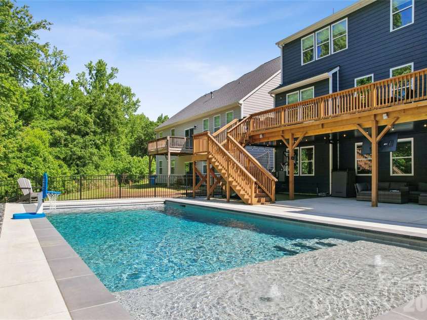 1074 Weir Court, Fort Mill, SC 29708.  MLS# CAR4379381, YatesRealty ID 33879. 
