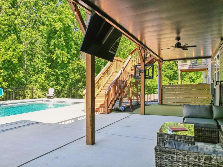 1074 Weir Court, Fort Mill, SC 29708.  MLS# CAR4379381, YatesRealty ID 33879. 