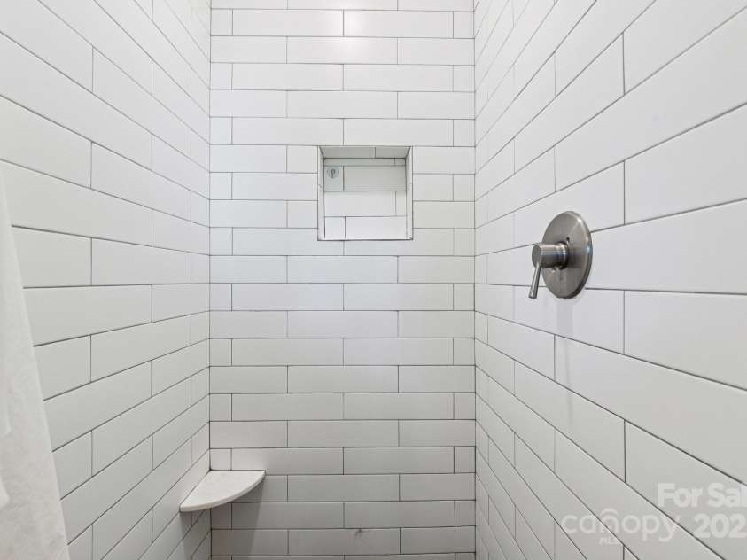 1429 Bevis Drive, Charlotte, NC 28209.  MLS# CAR4291349, YatesRealty ID 33879. 