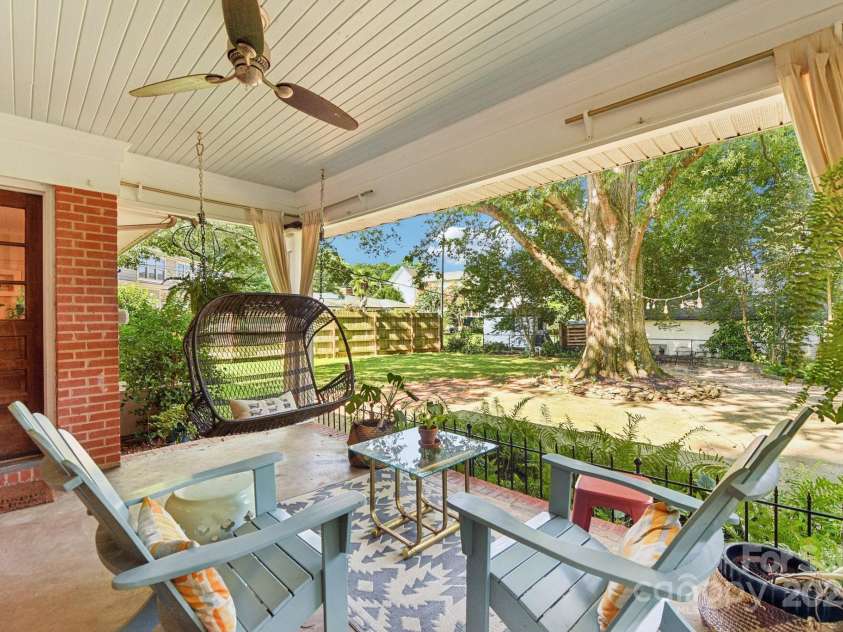 1429 Bevis Drive, Charlotte, NC 28209.  MLS# CAR4291349, YatesRealty ID 33879. 