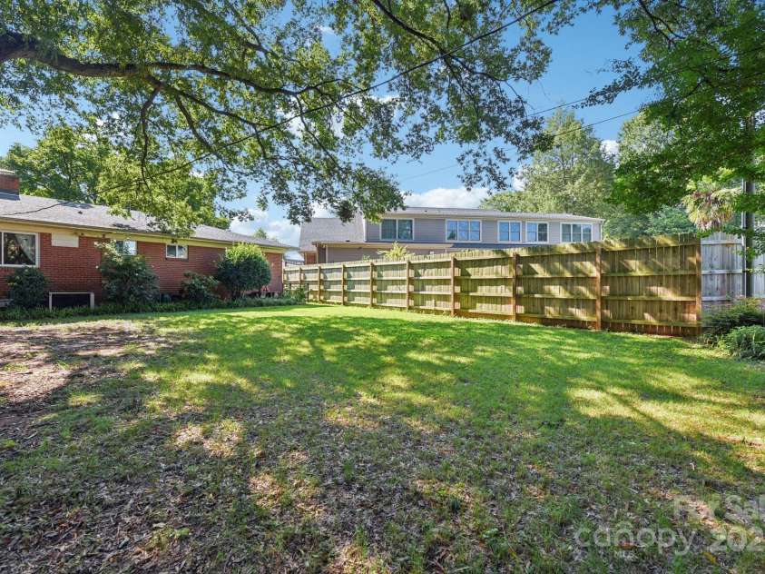 1429 Bevis Drive, Charlotte, NC 28209.  MLS# CAR4291349, YatesRealty ID 33879. 