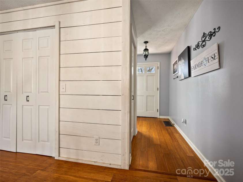 2113 Glenheath Drive, Hendersonville, NC 28791.  MLS# CAR4210356, YatesRealty ID 3388. 