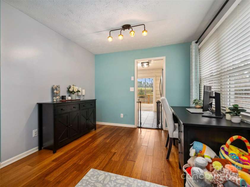 2113 Glenheath Drive, Hendersonville, NC 28791.  MLS# CAR4210356, YatesRealty ID 3388. 