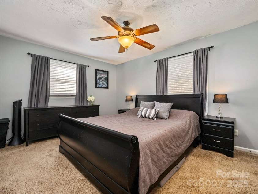 2113 Glenheath Drive, Hendersonville, NC 28791.  MLS# CAR4210356, YatesRealty ID 3388. 