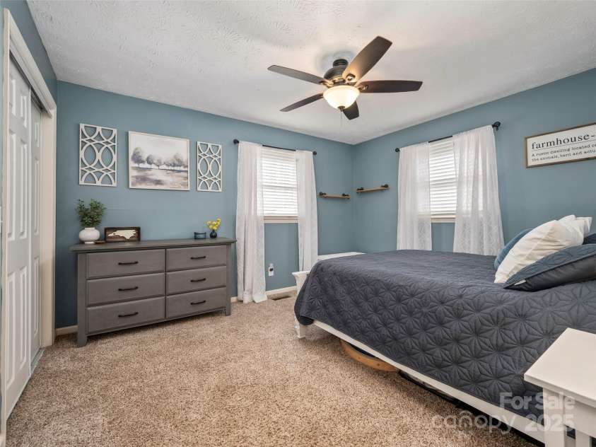 2113 Glenheath Drive, Hendersonville, NC 28791.  MLS# CAR4210356, YatesRealty ID 3388. 