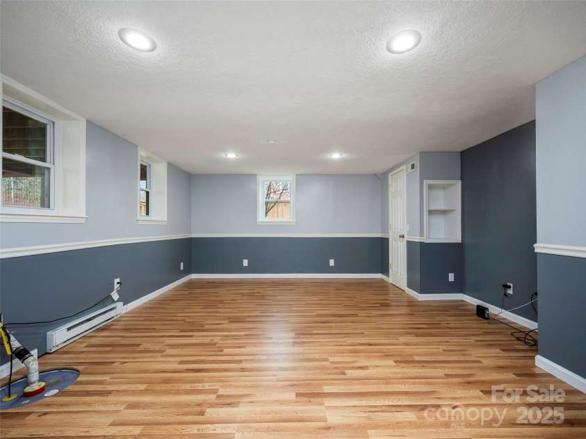 2113 Glenheath Drive, Hendersonville, NC 28791.  MLS# CAR4210356, YatesRealty ID 3388. 