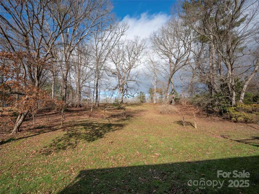2113 Glenheath Drive, Hendersonville, NC 28791.  MLS# CAR4210356, YatesRealty ID 3388. 