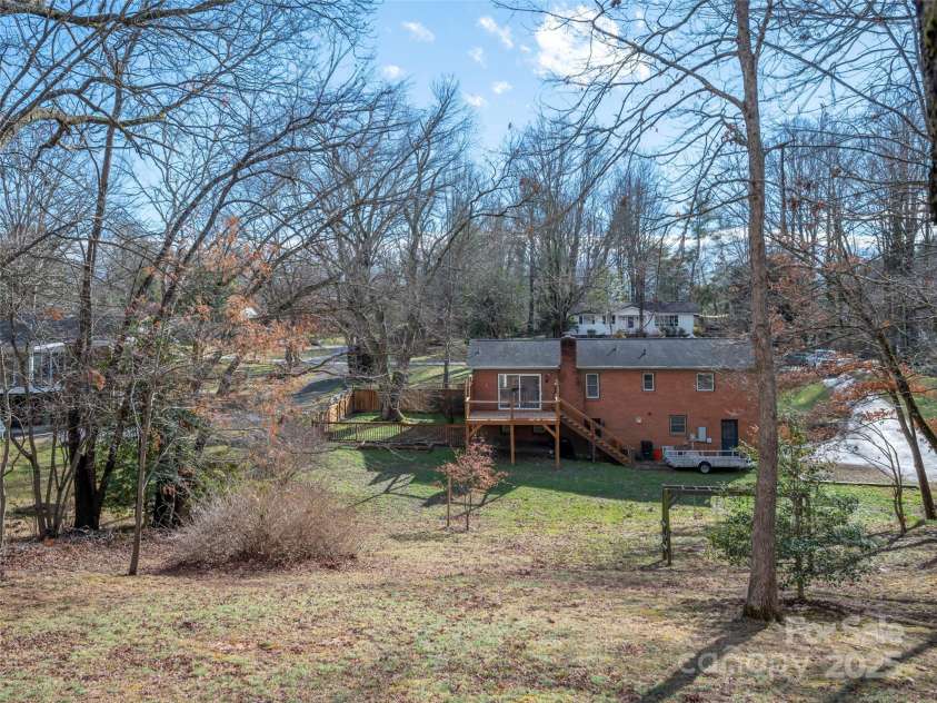 2113 Glenheath Drive, Hendersonville, NC 28791.  MLS# CAR4210356, YatesRealty ID 3388. 