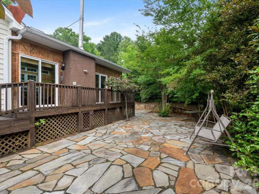 115 Barton Road, Brevard, NC 28712.  MLS# CAR4392089, YatesRealty ID 33880. 