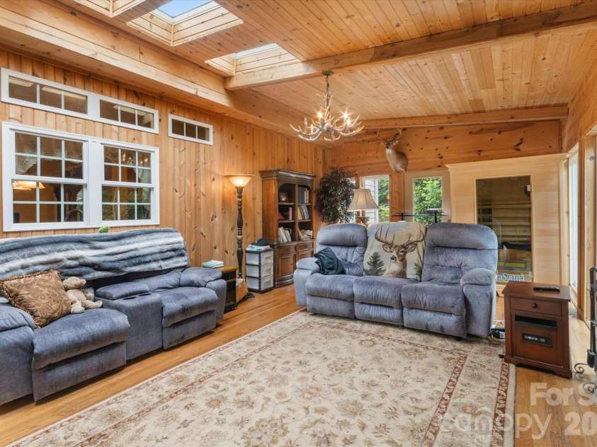 115 Barton Road, Brevard, NC 28712.  MLS# CAR4392089, YatesRealty ID 33880. 