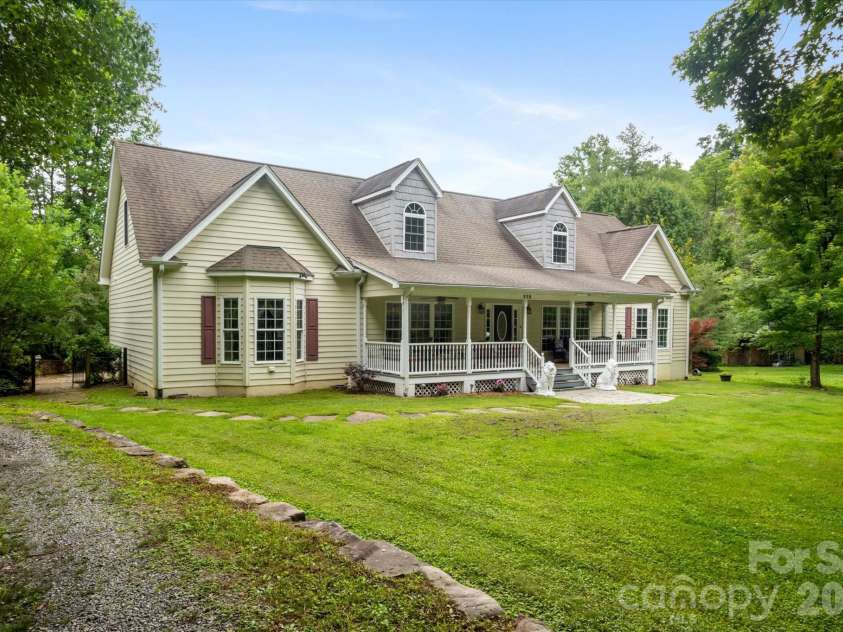 115 Barton Road, Brevard, NC 28712.  MLS# CAR4392089, YatesRealty ID 33880. 