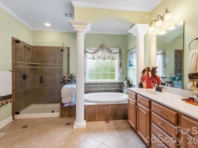 115 Barton Road, Brevard, NC 28712.  MLS# CAR4392089, YatesRealty ID 33880. 