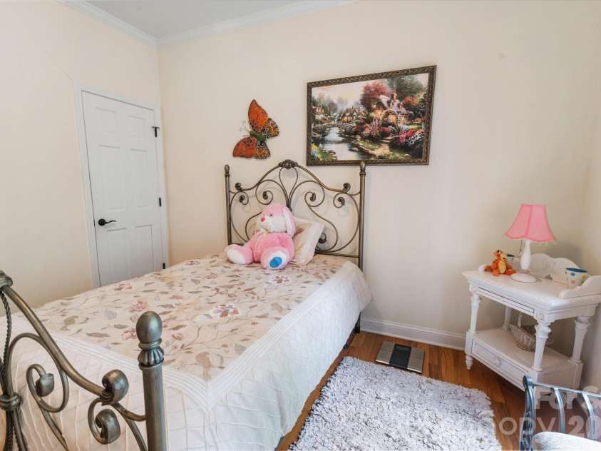 115 Barton Road, Brevard, NC 28712.  MLS# CAR4392089, YatesRealty ID 33880. 