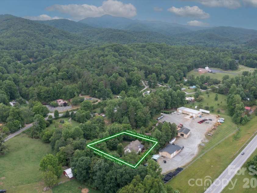 115 Barton Road, Brevard, NC 28712.  MLS# CAR4392089, YatesRealty ID 33880. 