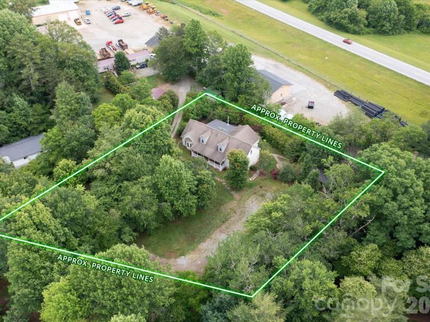 115 Barton Road, Brevard, NC 28712.  MLS# CAR4392089, YatesRealty ID 33880. 