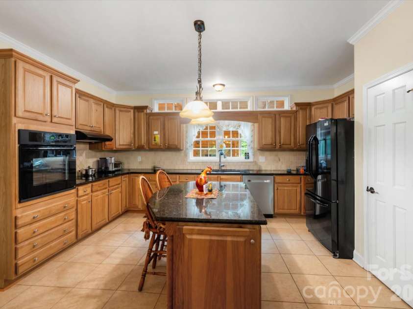 115 Barton Road, Brevard, NC 28712.  MLS# CAR4392089, YatesRealty ID 33880. Kitchen