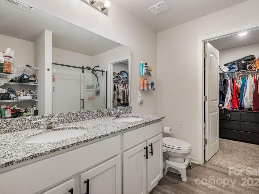 1478 Cannan Mountain Drive, Newton, NC 28658.  MLS# CAR4276775, YatesRealty ID 33880. Primary bath with closet