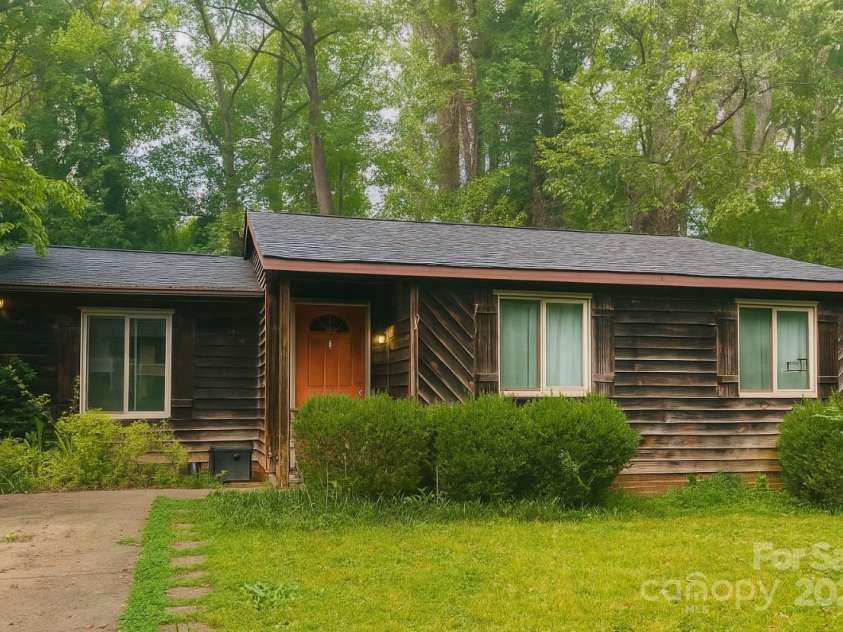 6206 Fringe Tree Drive, Charlotte, NC 28227.  MLS# CAR4293349, YatesRealty ID 33881. 