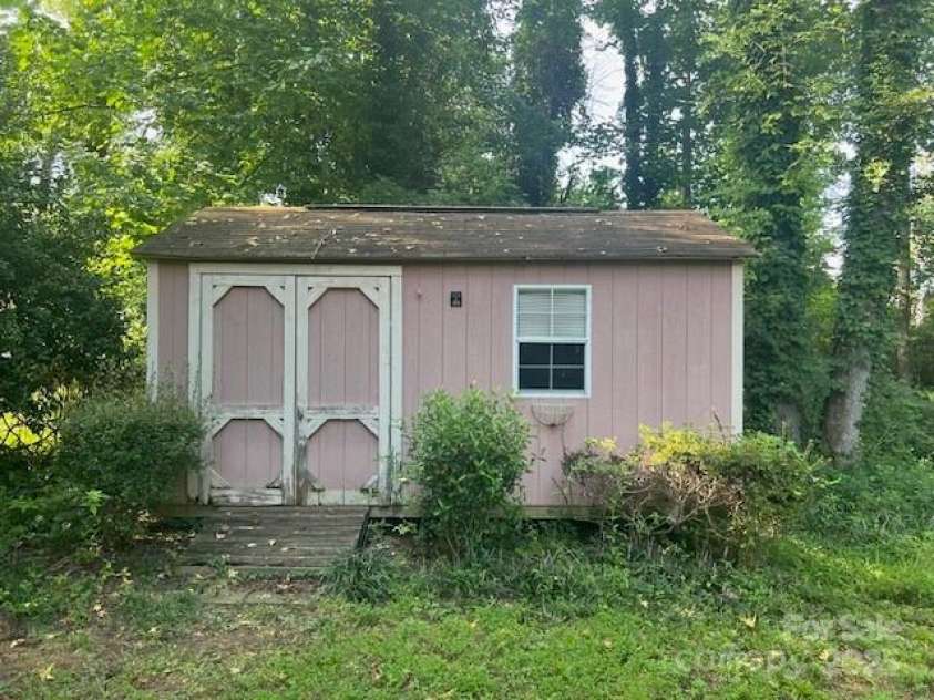 6206 Fringe Tree Drive, Charlotte, NC 28227.  MLS# CAR4293349, YatesRealty ID 33881. 