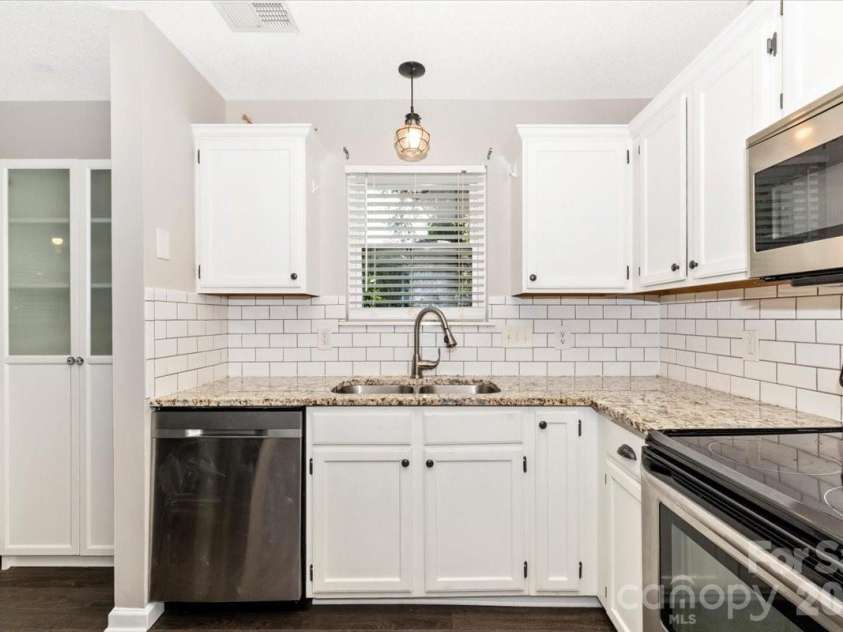 12010 Millingport Place, Charlotte, NC 28273.  MLS# CAR4393615, YatesRealty ID 33882. Kitchen