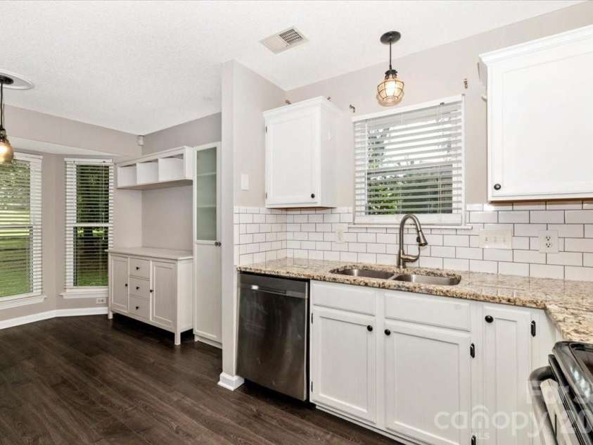 12010 Millingport Place, Charlotte, NC 28273.  MLS# CAR4393615, YatesRealty ID 33882. Kitchen and Dining Area
