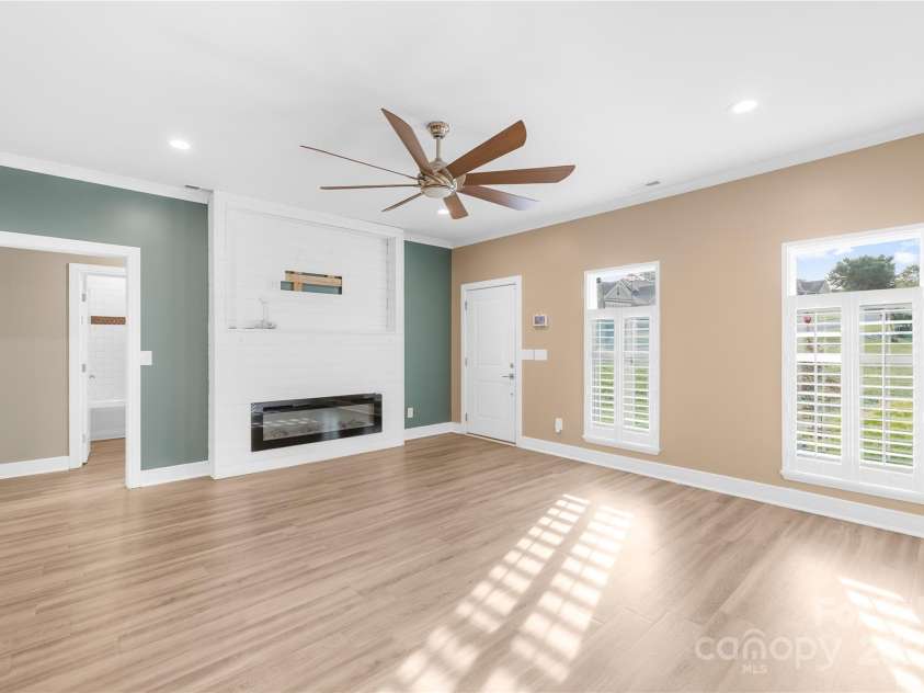 300 Hidden Creek Drive, Shelby, NC 28152.  MLS# CAR4282903, YatesRealty ID 33882. 