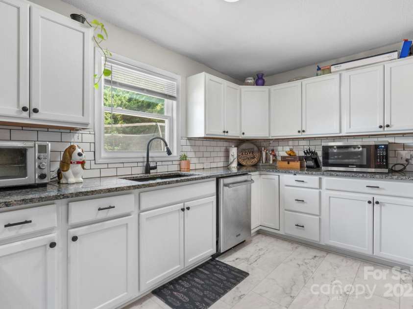 126 Huss Avenue, Hudson, NC 28638.  MLS# CAR4282217, YatesRealty ID 33883. 