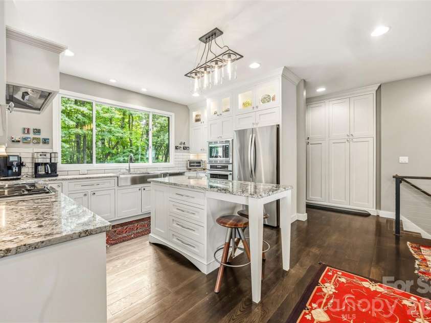 233 Tanglewood Lane, Saluda, NC 28773.  MLS# CAR4393115, YatesRealty ID 33883. Chef's Kitchen