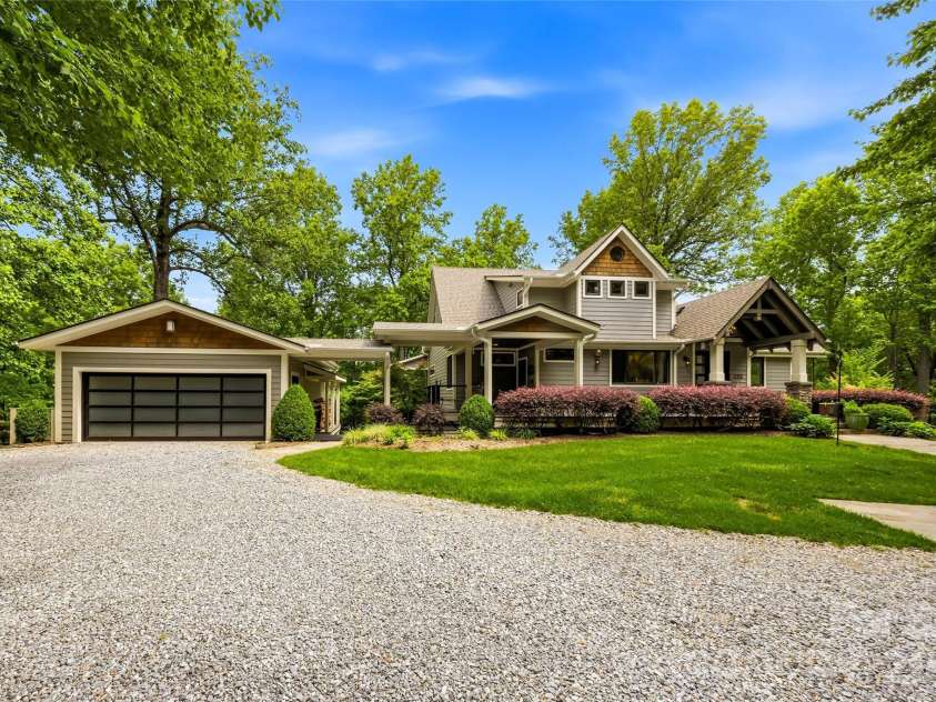 233 Tanglewood Lane, Saluda, NC 28773.  MLS# CAR4393115, YatesRealty ID 33883. Enclosed temperature controlled garage. 