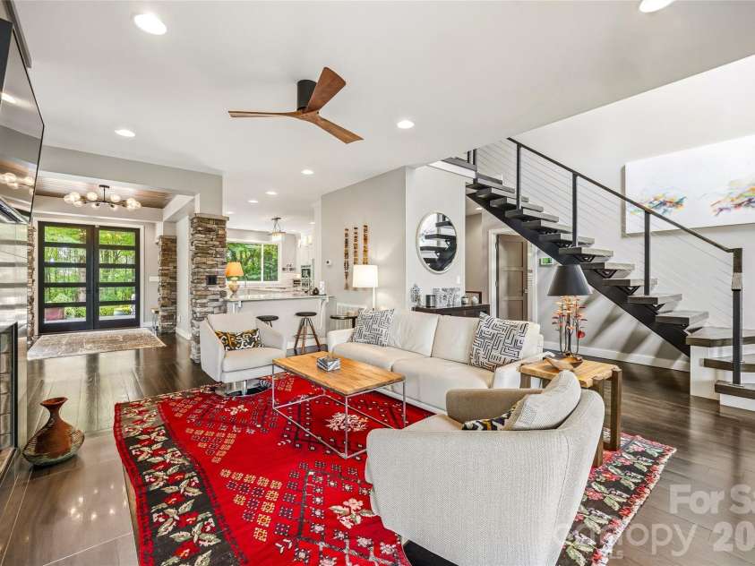 233 Tanglewood Lane, Saluda, NC 28773.  MLS# CAR4393115, YatesRealty ID 33883. Floating staircase
