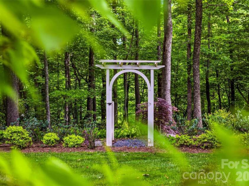 233 Tanglewood Lane, Saluda, NC 28773.  MLS# CAR4393115, YatesRealty ID 33883. Garden Arbor