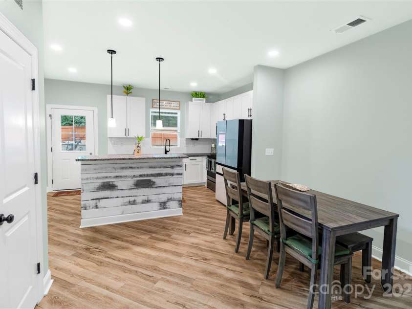 10314 Buccaneer Road, Charlotte, NC 28227.  MLS# CAR4291216, YatesRealty ID 33884. 