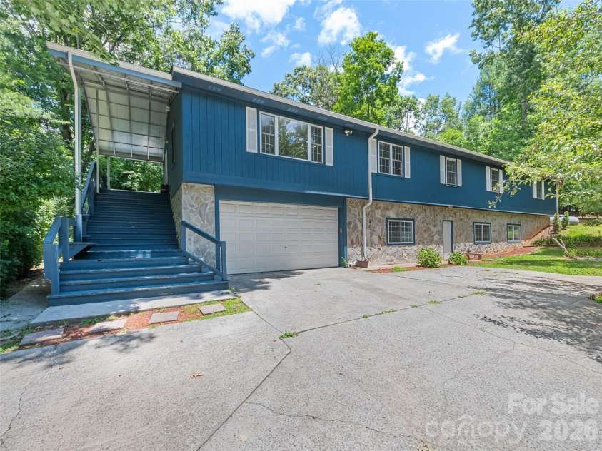 18 Bran Rick Lane, Arden, NC 28704.  MLS# CAR4396640, YatesRealty ID 33884. 