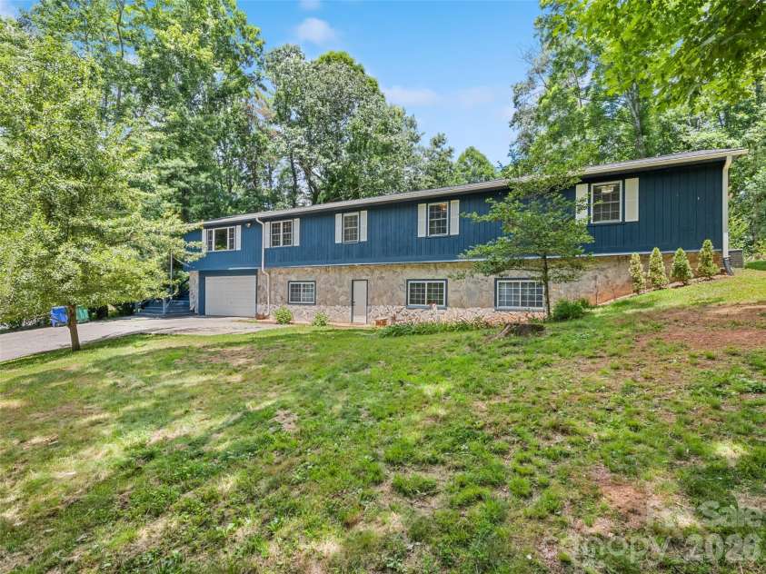 18 Bran Rick Lane, Arden, NC 28704.  MLS# CAR4396640, YatesRealty ID 33884. 
