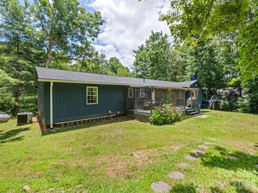 18 Bran Rick Lane, Arden, NC 28704.  MLS# CAR4396640, YatesRealty ID 33884. 